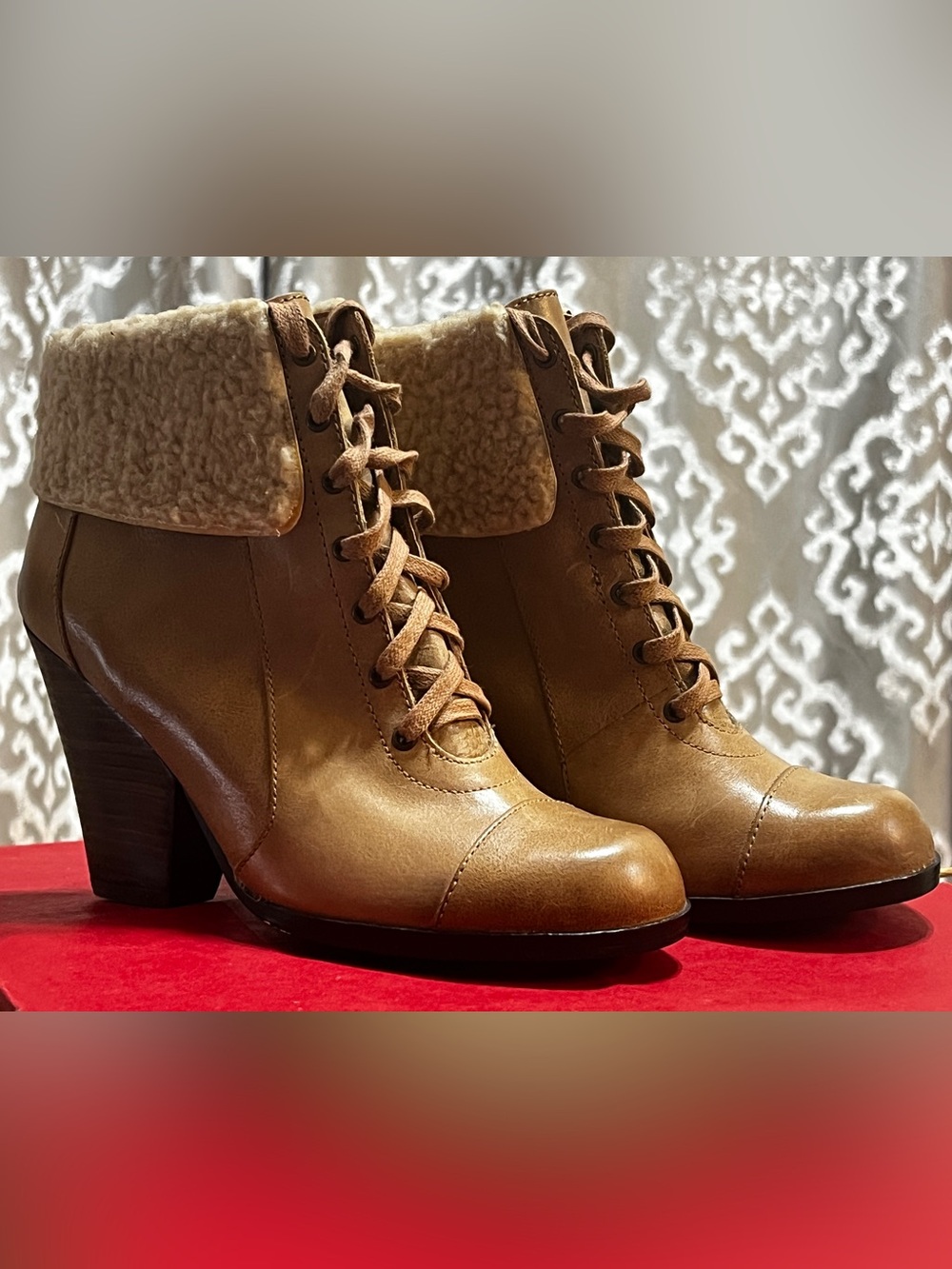 Women’s Lace-Up Tan Ankle Boots with Sherpa Collar Size 7 (EU 36.5)